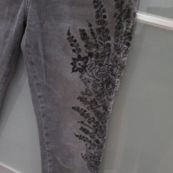 We the Free Free People Embroidered Leg Gray Wash Boho Jeans - Picture 2 of 7